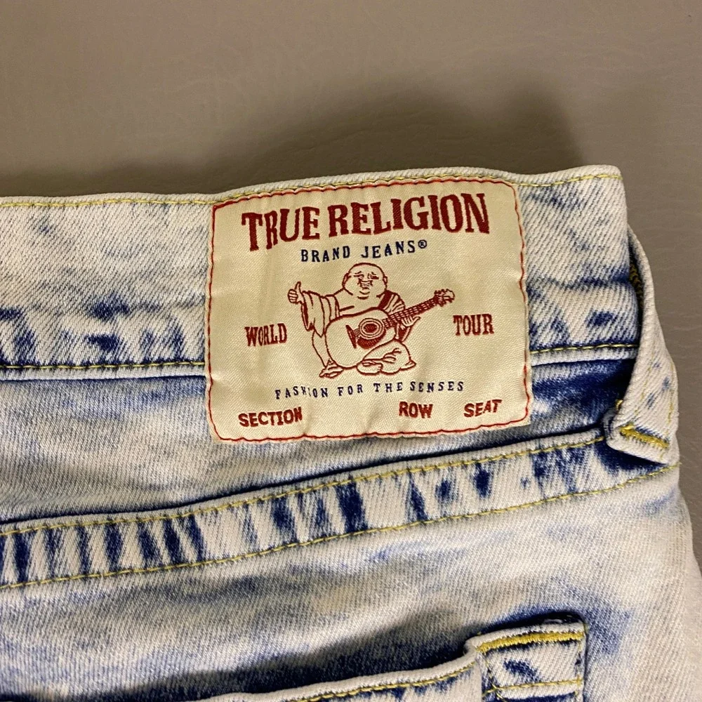 True Religion Rocco Relaxed Skinny Shorts Men's 40 Acid Wash Blue Denim Stretch